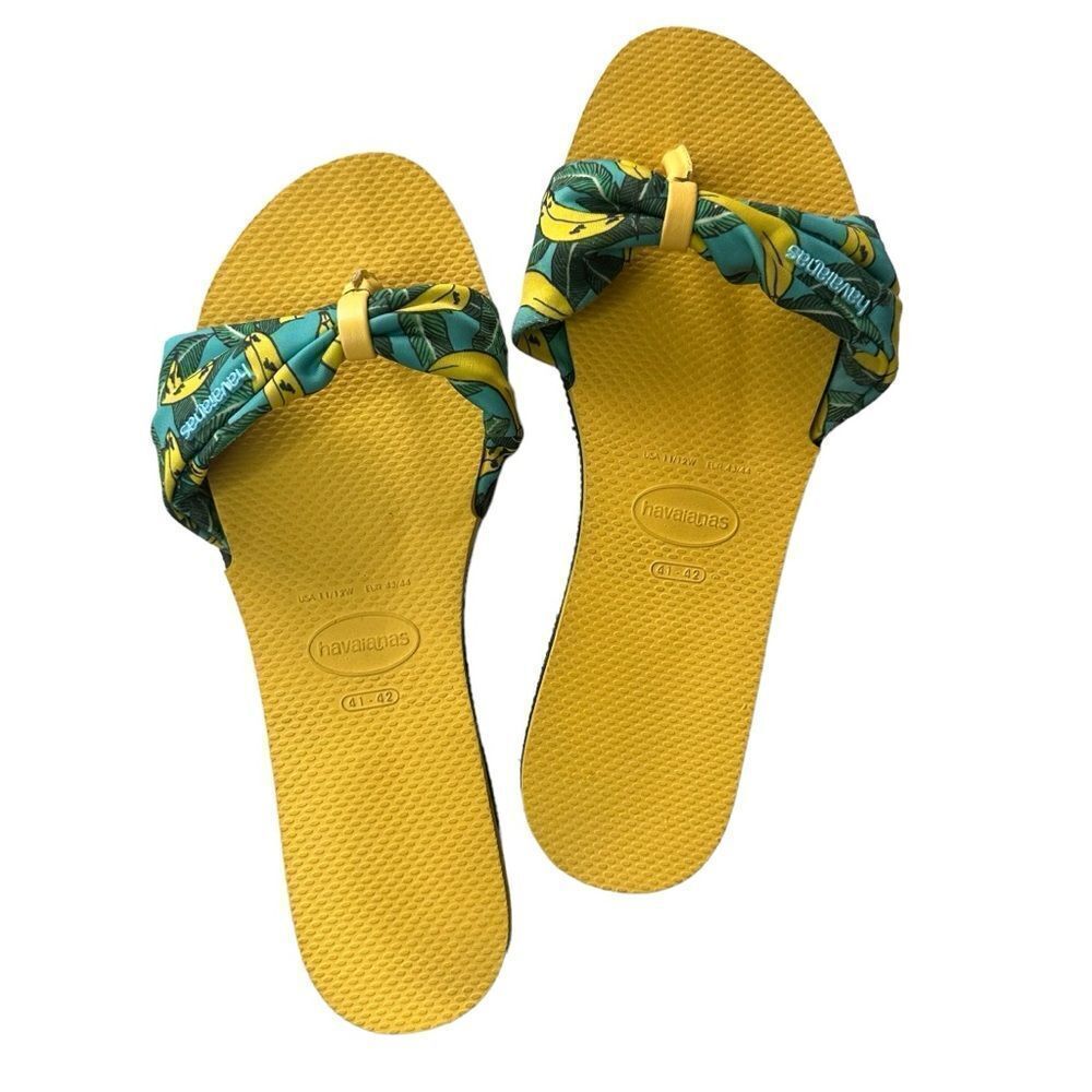 Havaianas St Tropez Yellow banana print Sandals Size 11 / 12